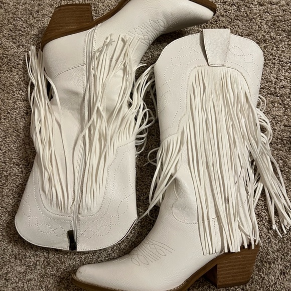 BEAST FASHION White Fringe Heeled Boots - Picture 3 of 9